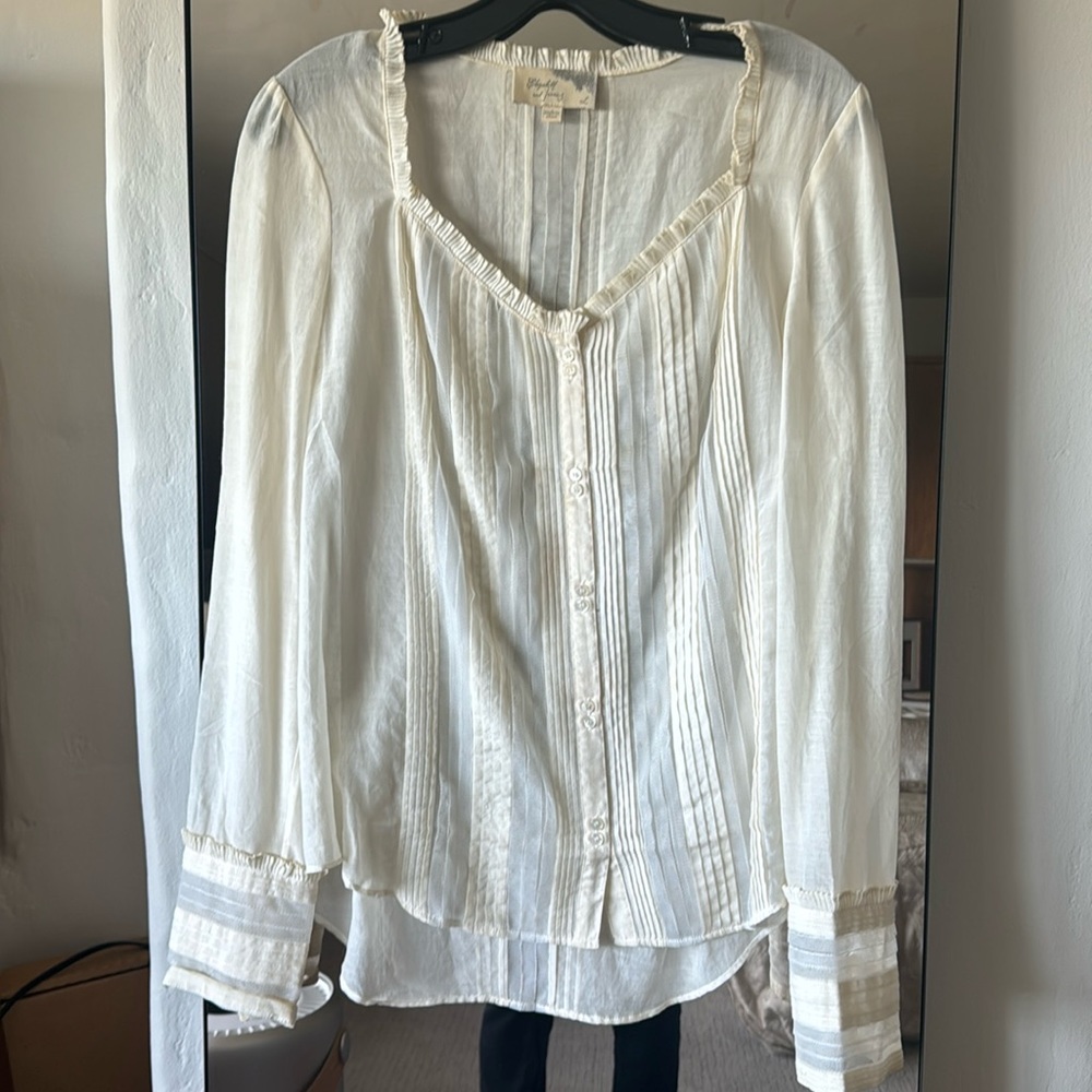 Elizabeth & James Top size Large